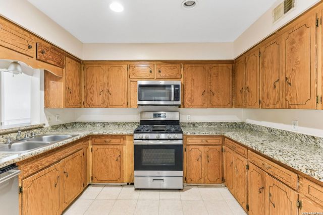 342 MAPLEWOOD LN, San Antonio, TX 78216