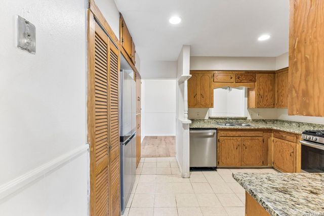 342 MAPLEWOOD LN, San Antonio, TX 78216