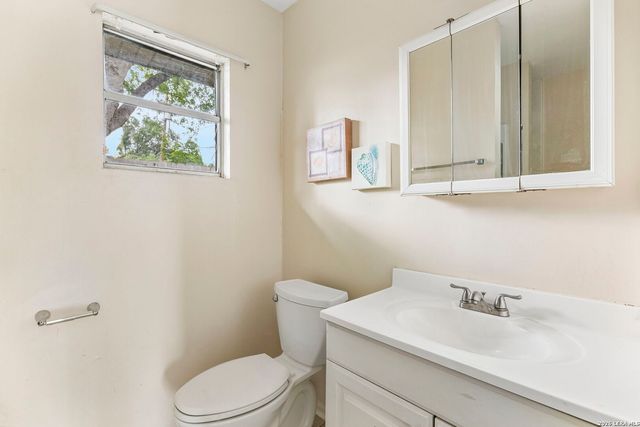 342 MAPLEWOOD LN, San Antonio, TX 78216