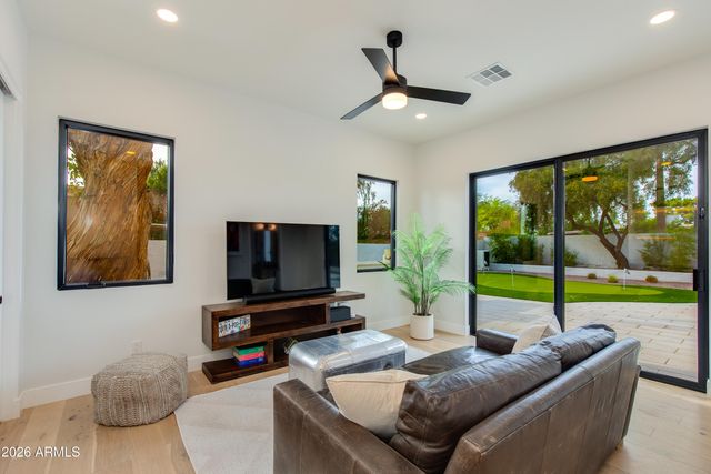 5922 E EMILE ZOLA Avenue, Scottsdale, AZ 85254