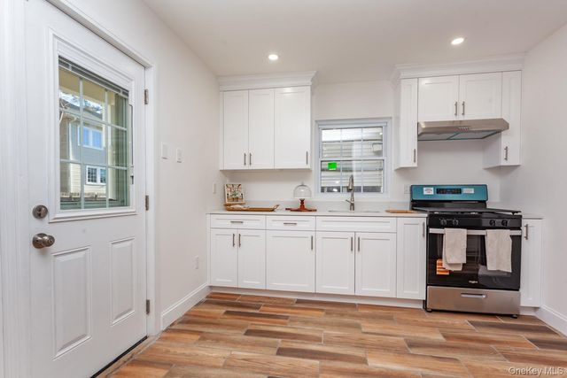 89 Smith Street, Poughkeepsie, NY 12601