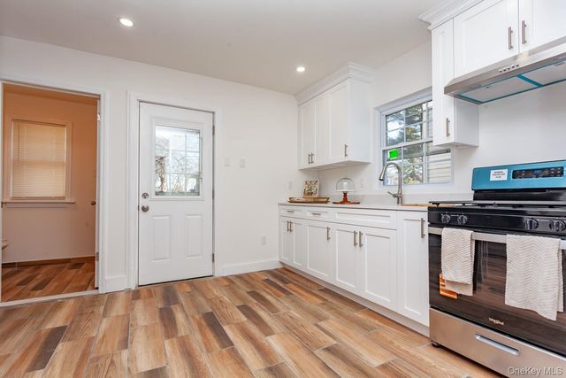 89 Smith Street, Poughkeepsie, NY 12601