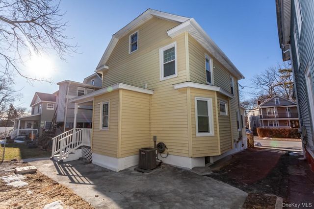 89 Smith Street, Poughkeepsie, NY 12601