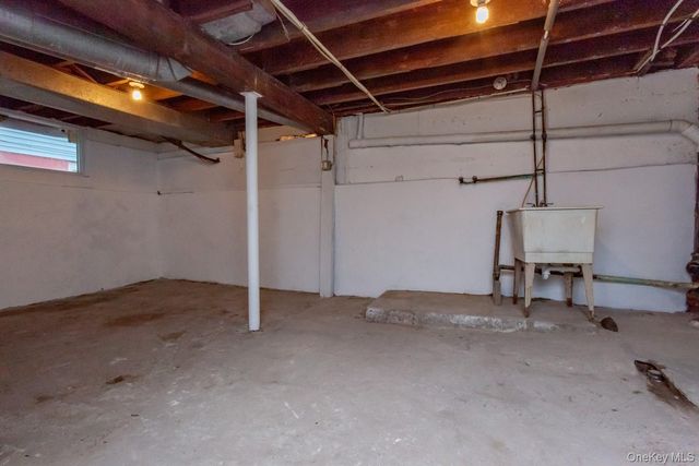 89 Smith Street, Poughkeepsie, NY 12601