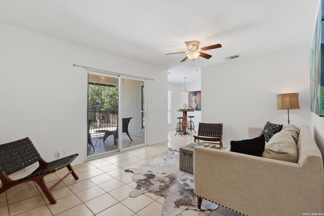 100 Lorenz Rd Apt 704, San Antonio, TX 78209