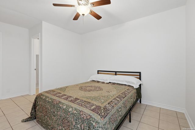 100 Lorenz Rd Apt 704, San Antonio, TX 78209