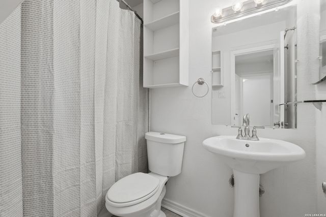 100 Lorenz Rd Apt 704, San Antonio, TX 78209