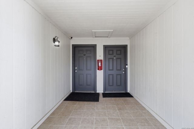 100 Lorenz Rd Apt 704, San Antonio, TX 78209