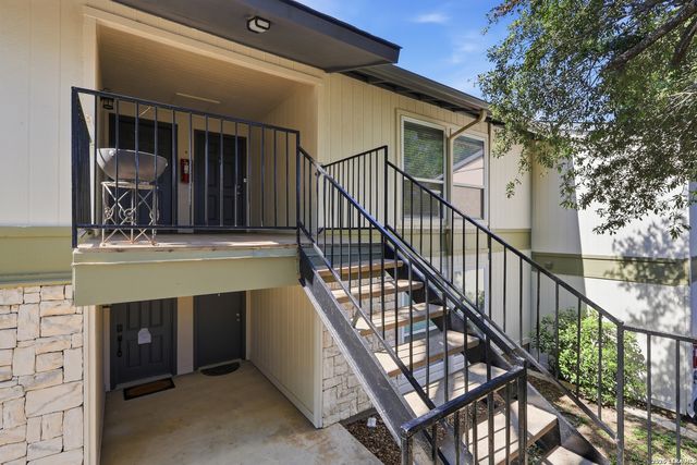 100 Lorenz Rd Apt 704, San Antonio, TX 78209