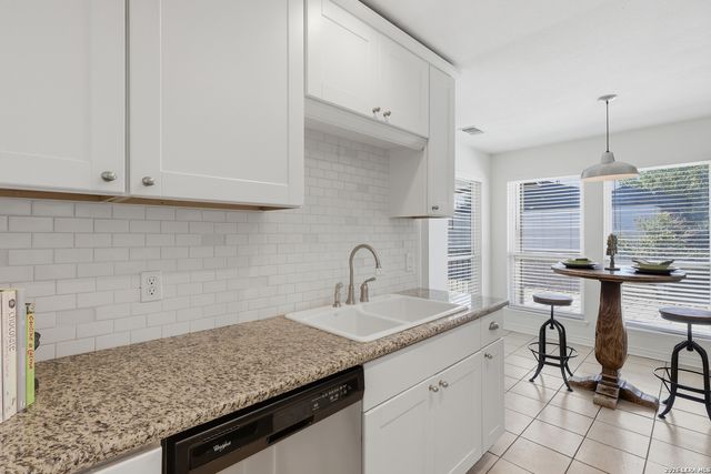 100 Lorenz Rd Apt 704, San Antonio, TX 78209