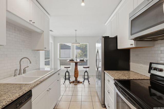 100 Lorenz Rd Apt 704, San Antonio, TX 78209