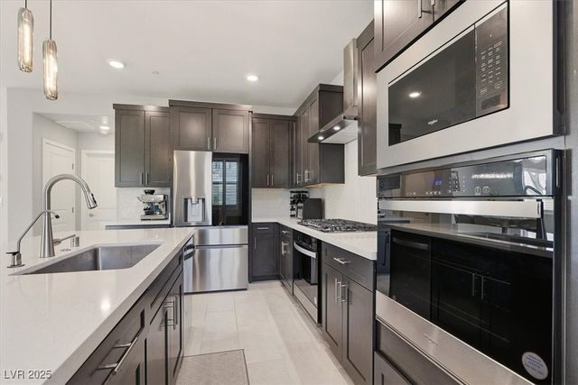 433 Canary Song Drive, Henderson, NV 89011