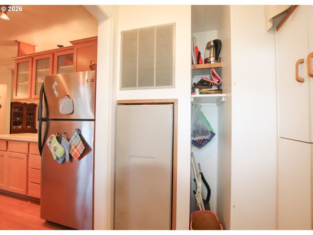 135 43RD Way, Florence, OR 97439