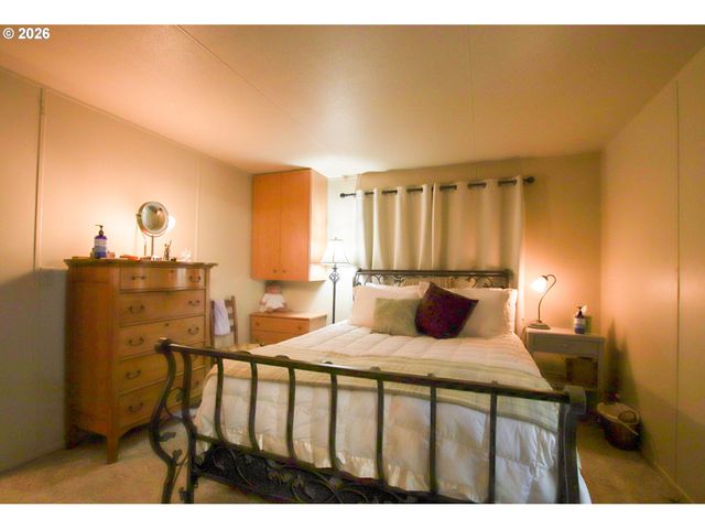 135 43RD Way, Florence, OR 97439