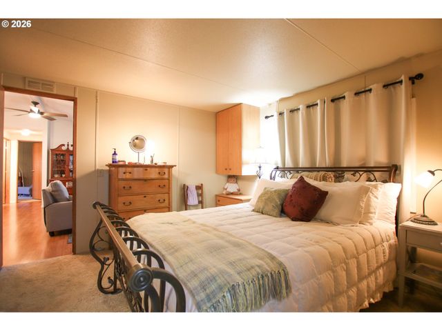 135 43RD Way, Florence, OR 97439