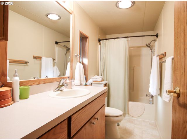 135 43RD Way, Florence, OR 97439