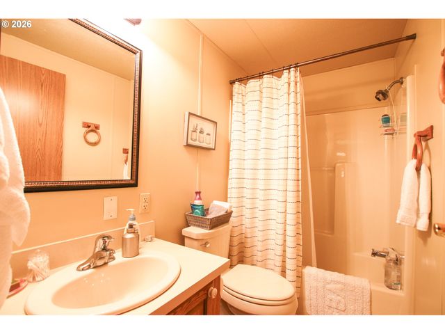 135 43RD Way, Florence, OR 97439