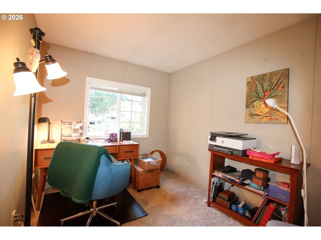 135 43RD Way, Florence, OR 97439