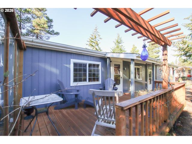 135 43RD Way, Florence, OR 97439