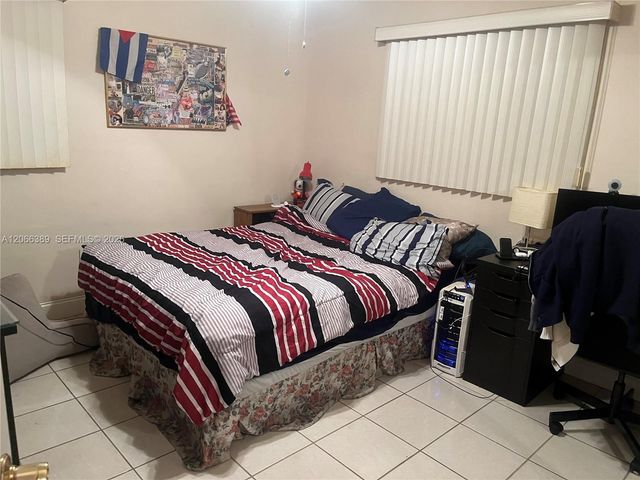 10121 SW 34th Street, Miami, FL 33165