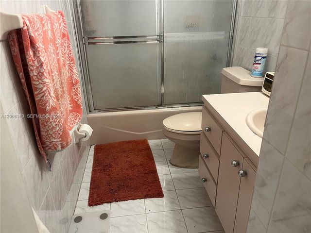 10121 SW 34th Street, Miami, FL 33165