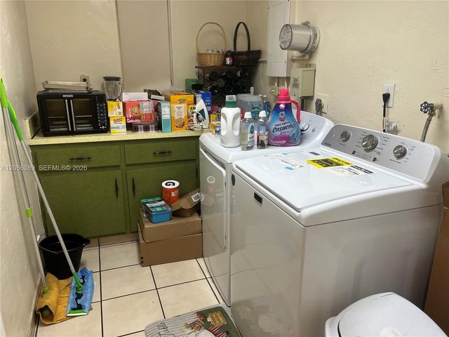 10121 SW 34th Street, Miami, FL 33165