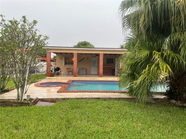 10121 SW 34th Street, Miami, FL 33165