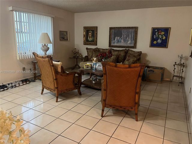 10121 SW 34th Street, Miami, FL 33165