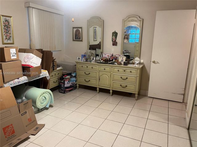 10121 SW 34th Street, Miami, FL 33165