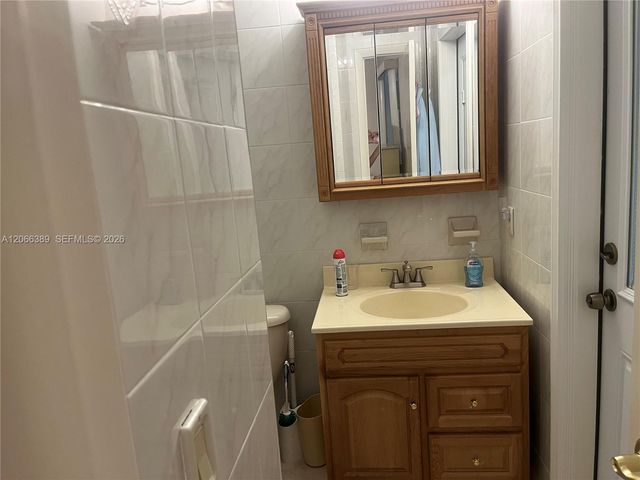 10121 SW 34th Street, Miami, FL 33165
