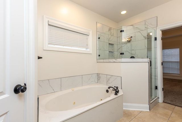 2864 SUMMER OAKS PL, Southaven, MS 38672