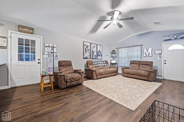 1100 William Hall Drive, Paragould, AR 72450