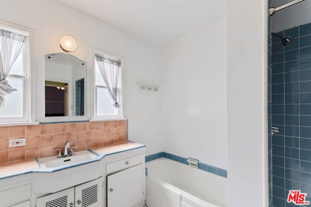 3611 Las Palmas Avenue, Glendale, CA 91208