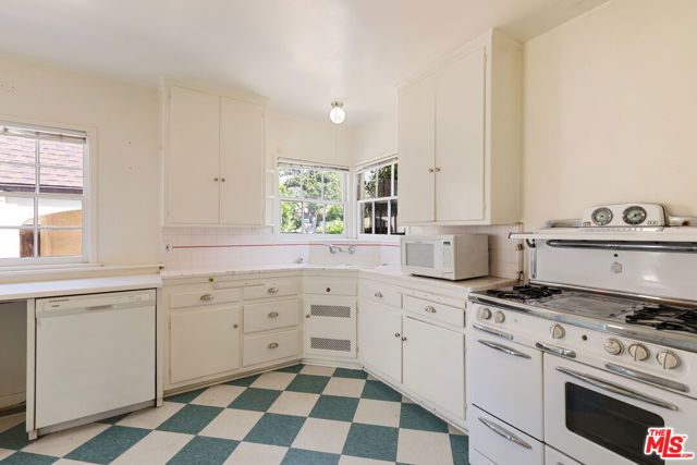 3611 Las Palmas Avenue, Glendale, CA 91208