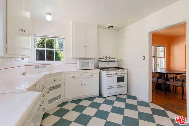 3611 Las Palmas Avenue, Glendale, CA 91208