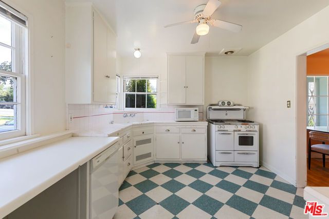 3611 Las Palmas Avenue, Glendale, CA 91208