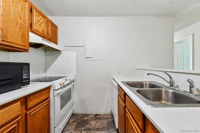 707 W 96th Ave 18, Thornton, CO 80260