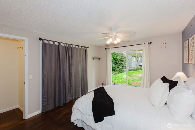 1820 Rustic Lane, Bremerton, WA 98310