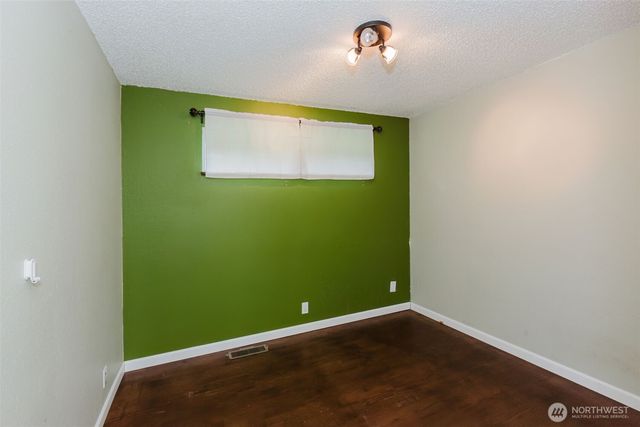 1820 Rustic Lane, Bremerton, WA 98310