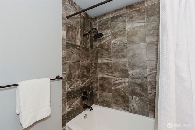 1820 Rustic Lane, Bremerton, WA 98310