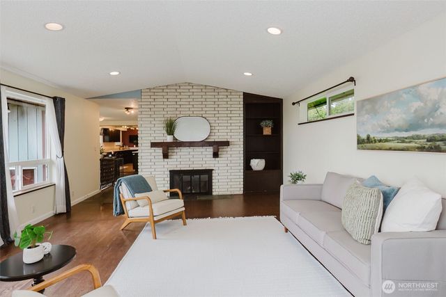 1820 Rustic Lane, Bremerton, WA 98310