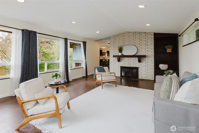 1820 Rustic Lane, Bremerton, WA 98310