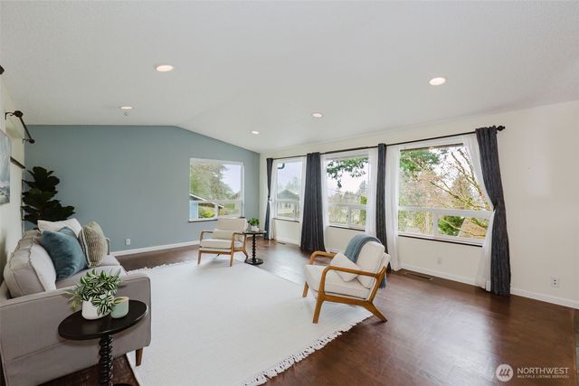 1820 Rustic Lane, Bremerton, WA 98310