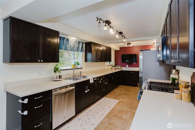 1820 Rustic Lane, Bremerton, WA 98310