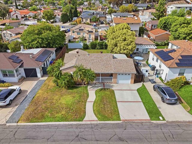 7230 Berkeley Dr, La Mesa, CA 91942