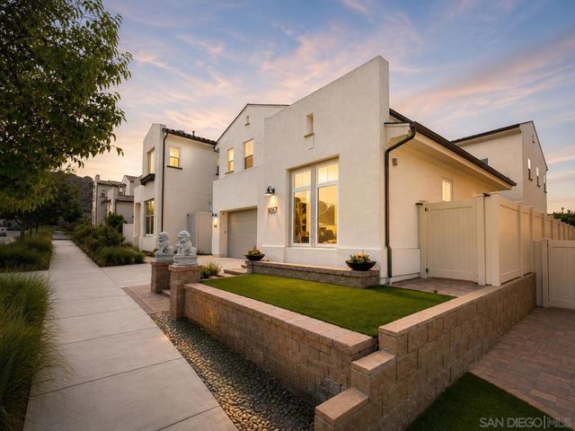 9057 W Bluff Place, Santee, CA 92071