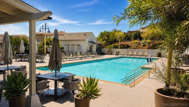 9057 W Bluff Place, Santee, CA 92071