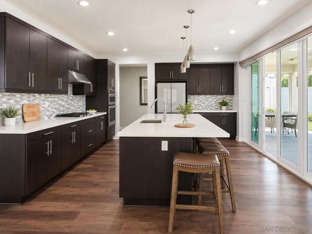 9057 W Bluff Place, Santee, CA 92071