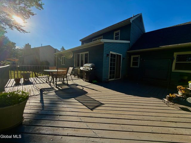 31 Laura Drive, Colonie, NY 12110