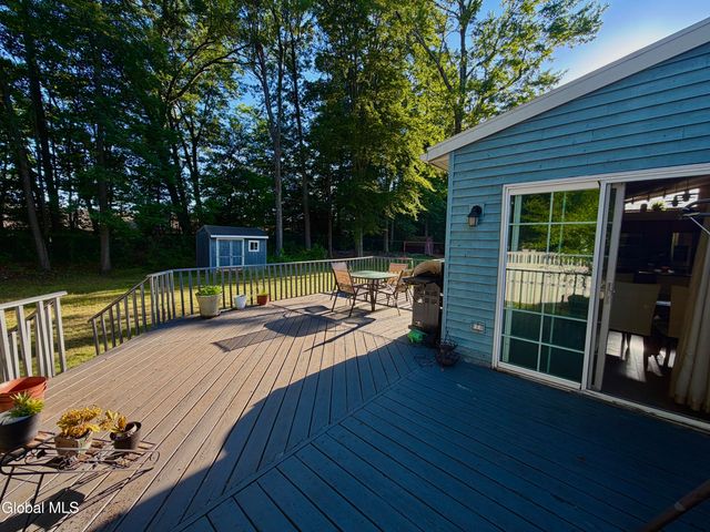 31 Laura Drive, Colonie, NY 12110